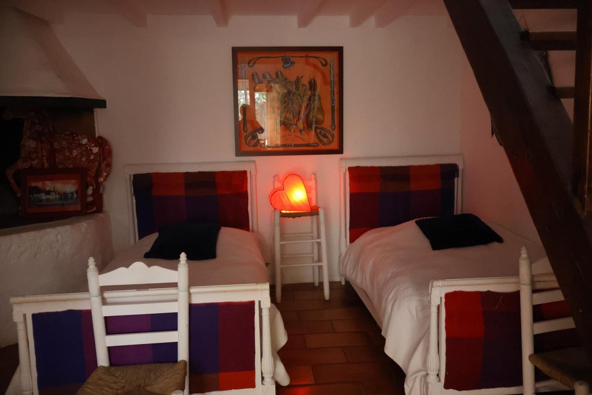 Gites Chambres D'Hotes Mazet Du Marechal Ferrant Сент-Мари-де-ла-Мер Экстерьер фото