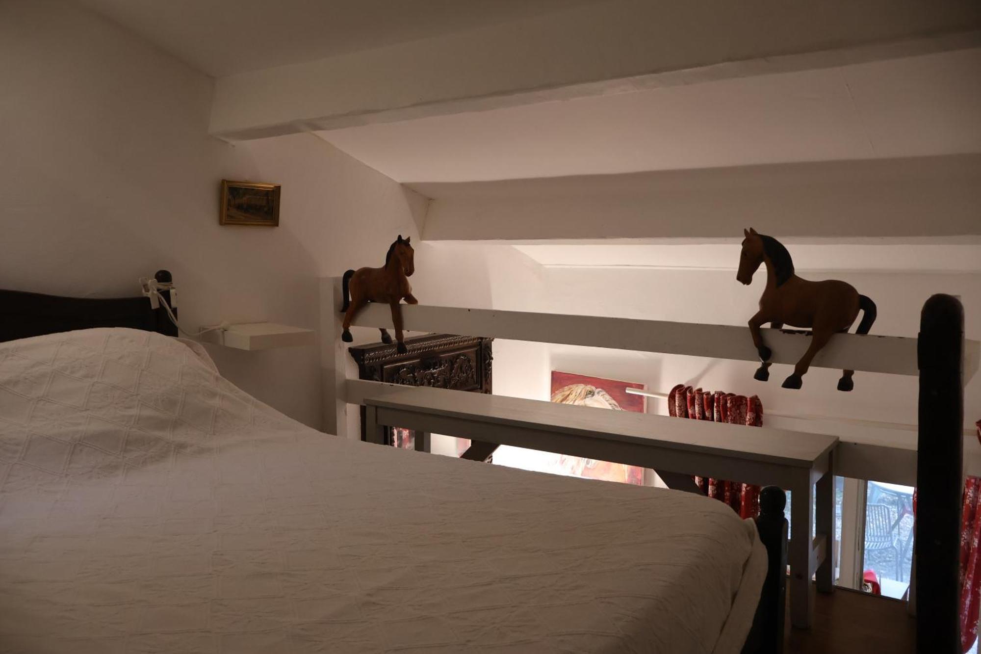 Gites Chambres D'Hotes Mazet Du Marechal Ferrant Сент-Мари-де-ла-Мер Экстерьер фото